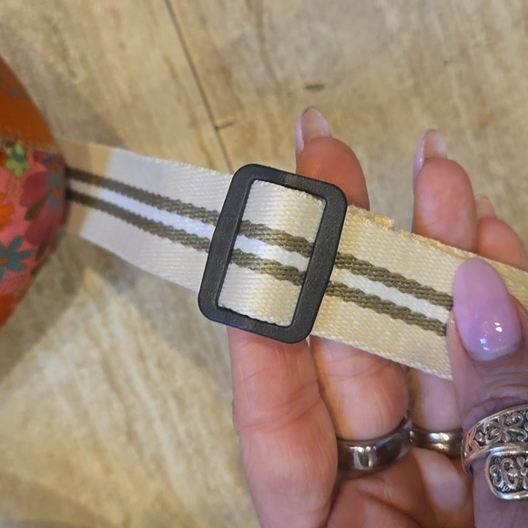 Natural Life "Happy" Floral Insulated Crossbody Water Bottle Carrier Bag - Picture 6 of 8